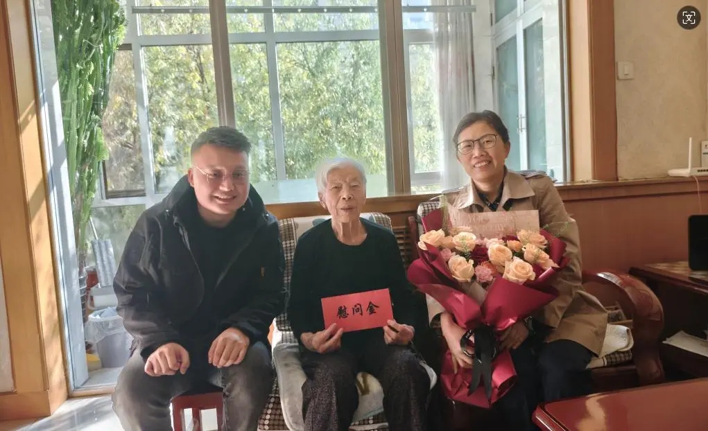 1762389908777309.jpg 640.webp (3).jpg