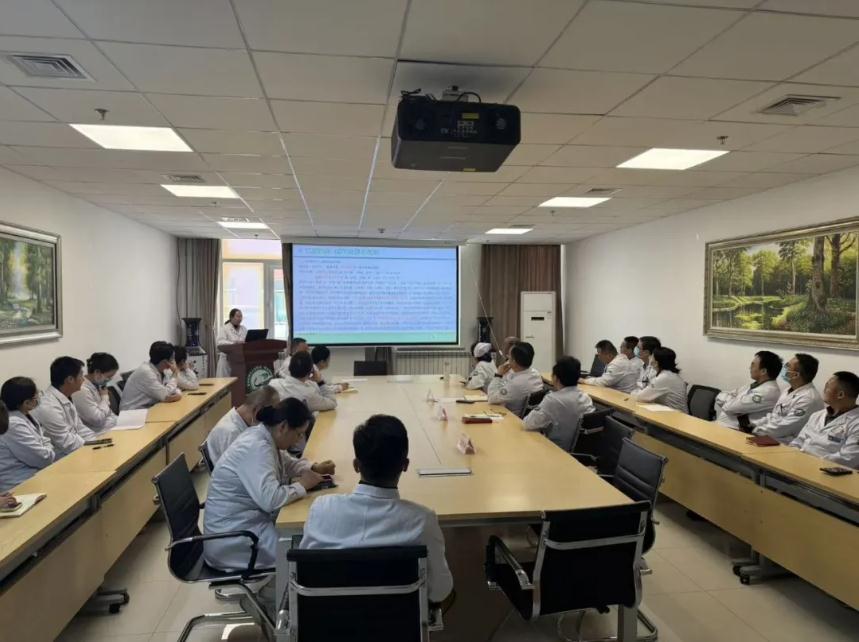 青海省第五人民医院召开2025年第四季度药事管理与药物治疗学委员会会议